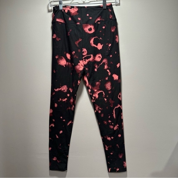 NEW LulaRoe OS Soft Leggings One Size  2-10 Small-Large Red Black Abstract - Picture 9 of 11